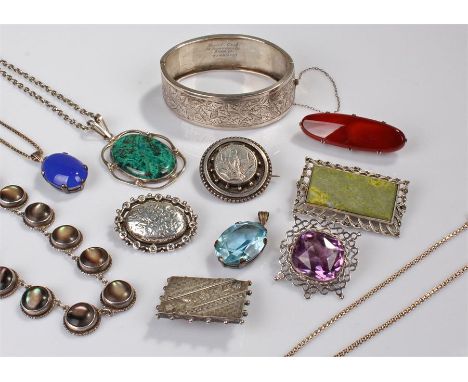 Mixed silver jewellery to include a silver bangle, necklace, brooches, stone set examples, etc (qty)