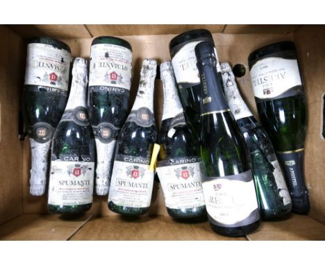 A collection of Sumanti Sweet Sparkling Wine &amp; Arestel Brut Cava (8) 