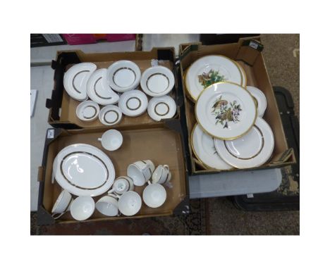 A mixed collection of Wedgwood Insignia dinner ware items to include dinner plates, cups and saucers, crescent dishes &amp; 4