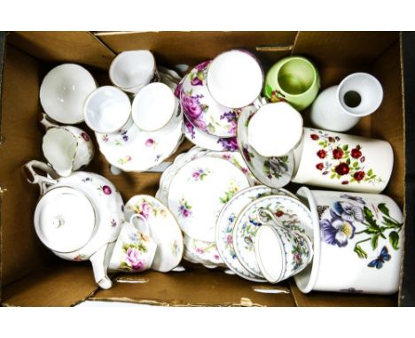 A mixed collection of items to include Aynsley Florida pattern tea service &amp; side plates, Royal Worcester ramakins, Portm
