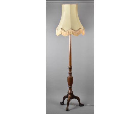 An Edwardian Oak Standard Lamp on Tripod Base with Claw Feet, Complete with Shade 