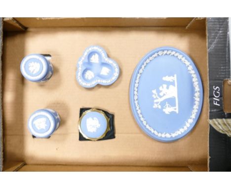 A collection of Wedgwood Jasperware items to include oval platter, two lidded pots, ashtray and compact 