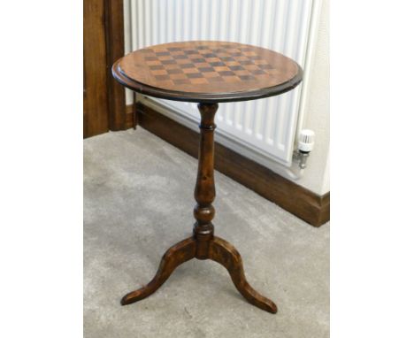 Walnut Victorian tripod games / chess table 