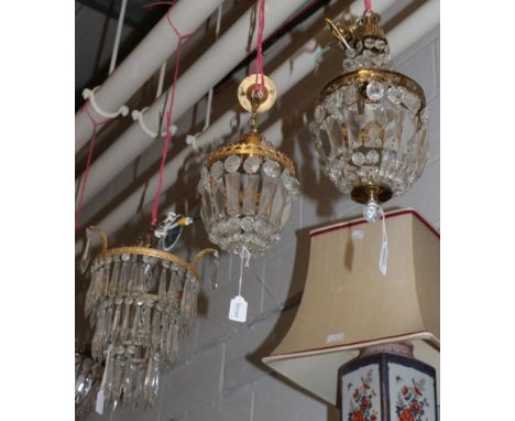 A lustre drop bag ceiling light, together with two similar smaller examples (3)