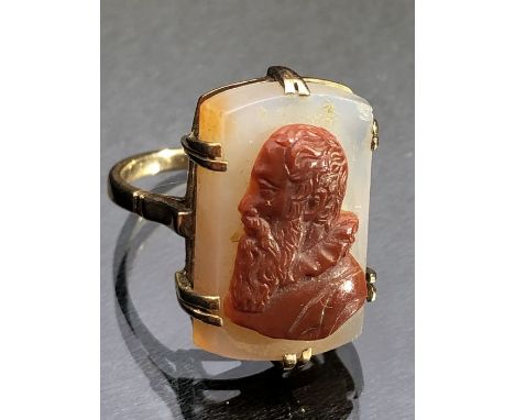 9ct Gold Cameo ring set with square stone and raised Cameo size 'M'