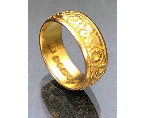 9ct Gold Floral engraved ring fully hallmarked size 'L' &amp; 3.7g