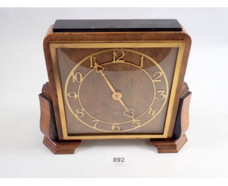 A vintage Elliott mantel clock, 22cm wide 