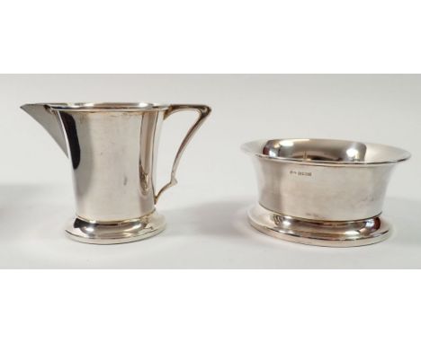 A vintage silver Art Deco style milk jug and sugar, boxed Birmingham 1951 and 63, 136g 