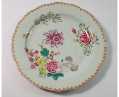 An early Qing dynasty Chinese export famille rose plate painted flowers, 23cm diameter 