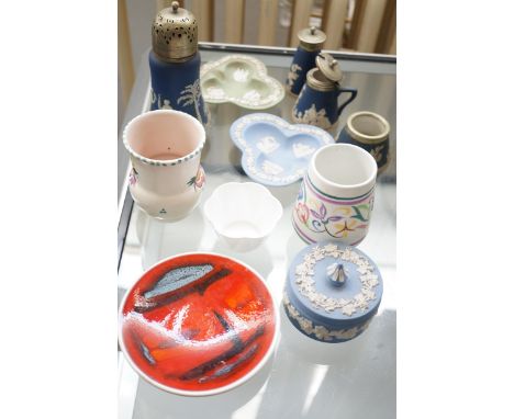 Collection of ceramics, Wedgwood, Poole & others