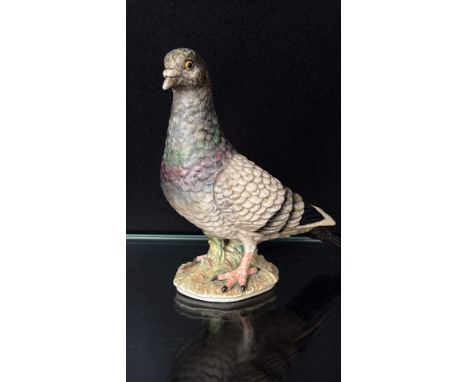 Goebel porcelain pigeon figurine, West Germany, dated 1970. Finely hand-painted with lifelike detail. Marked to base