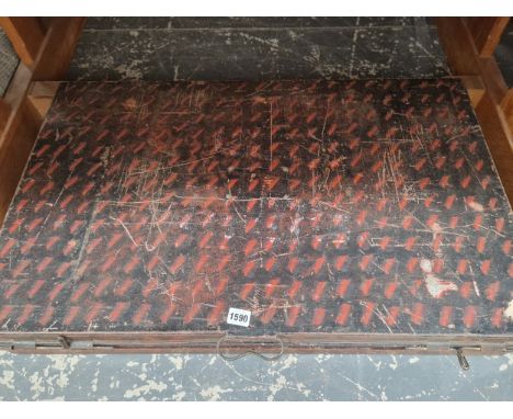 A VINTAGE UNIFORM TRUNK. 