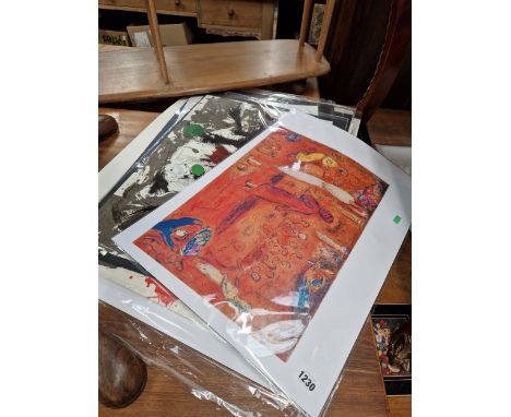 A FOLIO OF PRINTS AND PICTURES INCLUDING CHAGAL AND OTHERS. 