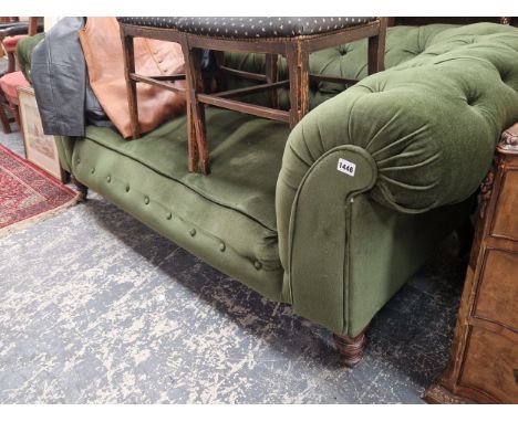 A VICTORIAN CHESTERFIELD SOFA. W 183 x D 80 x H 68 cm