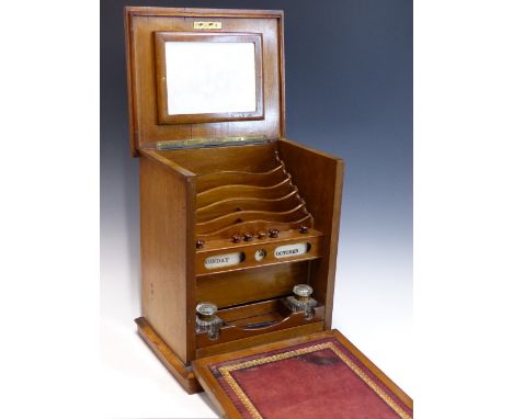 AN EARLY 20th C. MAHOGANY TABLE TOP STATIONERY BOX. THE FALL FRONT LEATHER INSET FOR WRITING AND ENCLOSING TWO INKWELLS, A CA