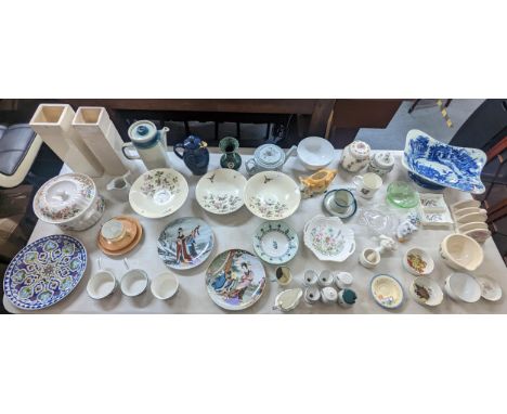 A mixed lot of ceramic and glassware to include a Spode Summer Palace pattern teapot, Ansley items, Royal Worcester, Victoria