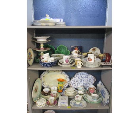 A mixed lot of 19th century and later ceramics and commemorative items to include Wedgwood green majolica Cabbage Leaf plates