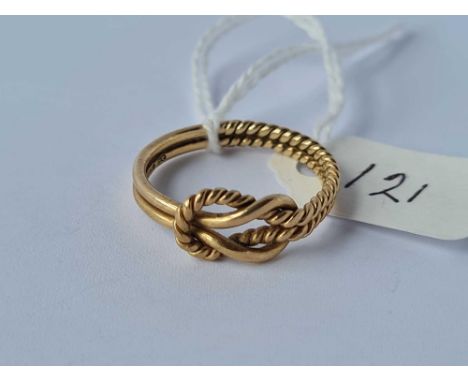Knot ring 9ct size P 2.9gms