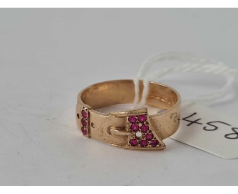 Buckle ring set with Garnets 9ct Size O