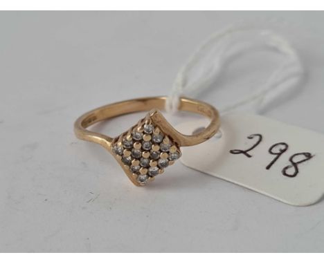 Diamond lozenge shaped ring 9ct Size M 1.7gms