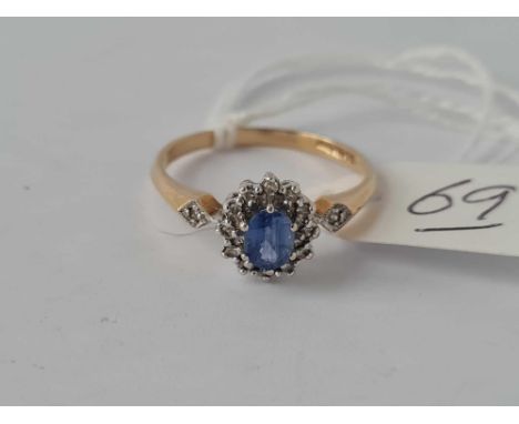 Tanzanite and diamond 9ct cluster ring size O