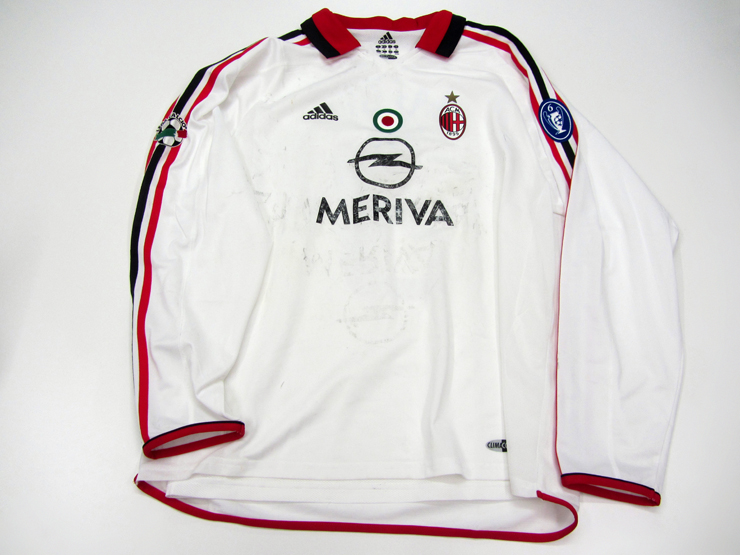 Paolo Maldini A white AC Milan Serie A away jersey seasob 200304,longsleeved, the reverse lett