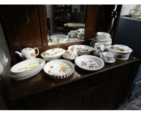 Large collection of Royal Worcester - Evesham pattern
