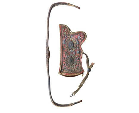 [AP] A RARE OTTOMAN QUIVER AND BOW, EARLY 18TH CENTURYwith shaped leather body, the inner face with two gilt loops and a leat