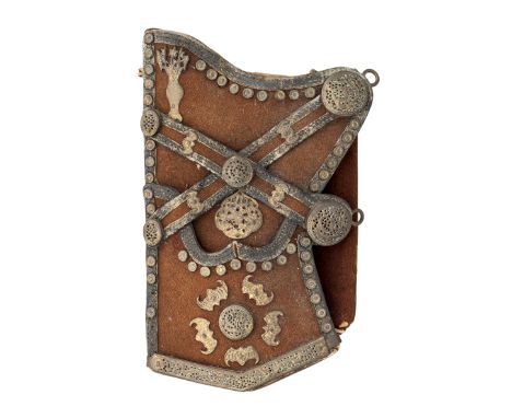 A RARE CHINESE QUIVER (JEBELE), QING DYNASTY, FIRST HALF OF THE 19TH CENTURYwith hinged body of leather covered with red clot