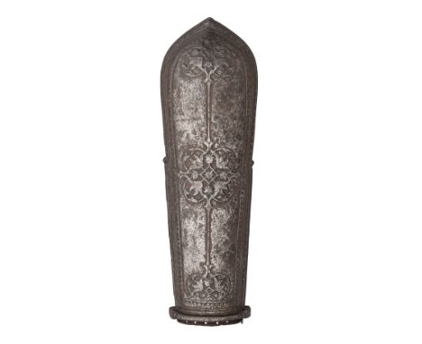 [AP] A SOUTH INDIAN ARM DEFENCE (DASTANA), 17TH CENTURYformed of a tapering gutter-shaped main plate rising to a pointed fini