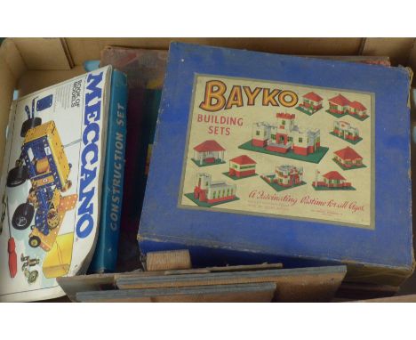 A selection of vintage construction kits including Bayko and Kliptiko etc