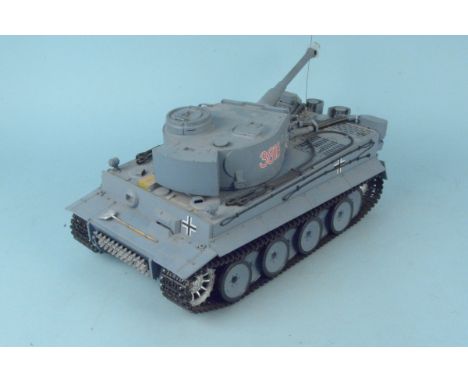 A vintage plastic Heng Long German RC battle tank, approx 45cm long (lacking control)