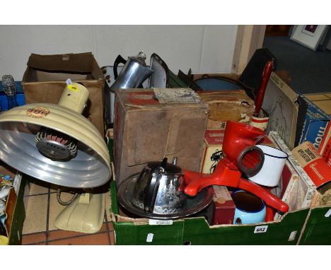 TWO BOXES AND LOOSE VINTAGE HOUSEHOLD SUNDRIES, ETC, including a boxed cream Pifco infra-red radiant heat lamp, untested, a b