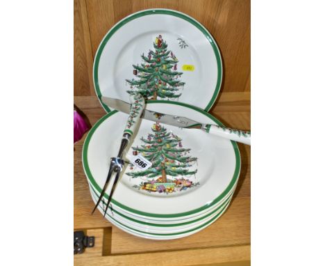 SPODE CHRISTMAS TREE CARVING SET AND TWELVE DINNER PLATES, comprising a stainless steel carving knife and fork with ceramic h