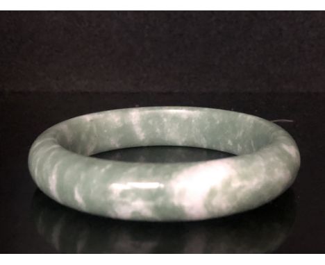 Jade bangle 