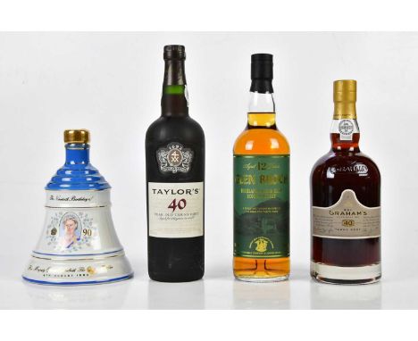 MIXED SPIRITS; a group of bottles to include Glen Broch Highland Single Malt Scotch whisky, aged 12 years, 70cl, 40%, Bell's 