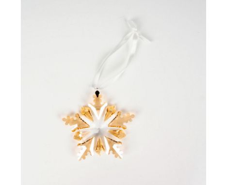 Lead crystal part of the Christmas Ornaments collection. Swarovski etched backstamp. This item has its original box. Box meas