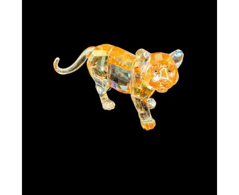 Shimmers in fully facetted golden shine crystal with satin crystal stripes. Item comes with original box measuring 5"L x 5"W 