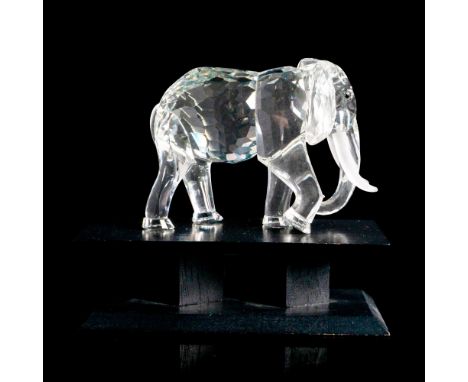Annual edition part of the SCS Inspiration Africa trilogy. Made from faceted clear crystal with frosted crystals tusks. Swaro