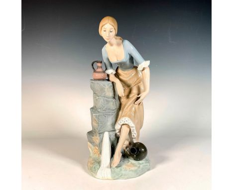 Large Spanish Porcelain Lladro Nao Figurine Lady By Water Fountain