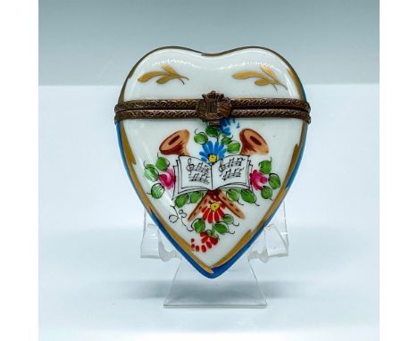 Lovely gold and white hand painted heart-shaped hinged box with Harp clasp. Decorative piece. Limoges, France marked on inter