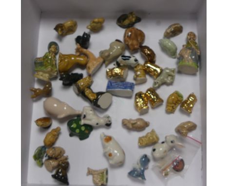 Wade, A Collection of Whimsies to include Gold Series, Happy Families Figures, Irish Figures, Pegasus, Pin Badge etc.