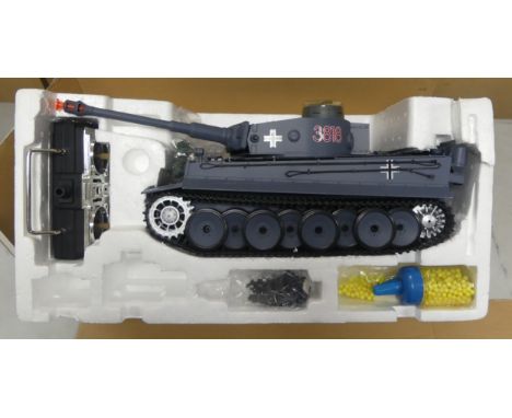 Heng Long German Tiger I 1/16 Scale Real Radio Control Battle Tank. In working order.