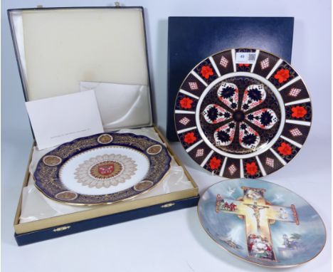 Royal Crown Derby 'Old Imari' no.1128 dinner plate, two limited edition Spode 'York Minster Restoration Plate' and one a Roya