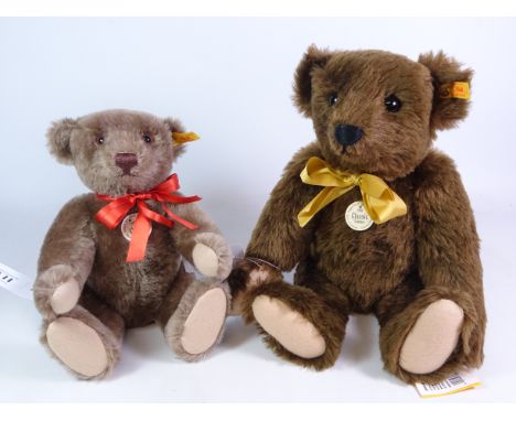 Steiff Classic Teddy Bear, 1909 replica and a similar Steiff Teddy bear, 1906 replica, both growlers (2)   Condition Report  
