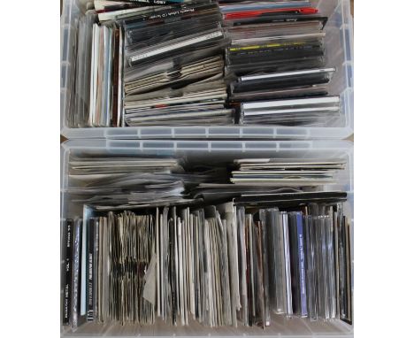 CDs - (PROMOS) - Unique collection of several hundred CDs, albums and singles, that are mainly promos and were obtained by th