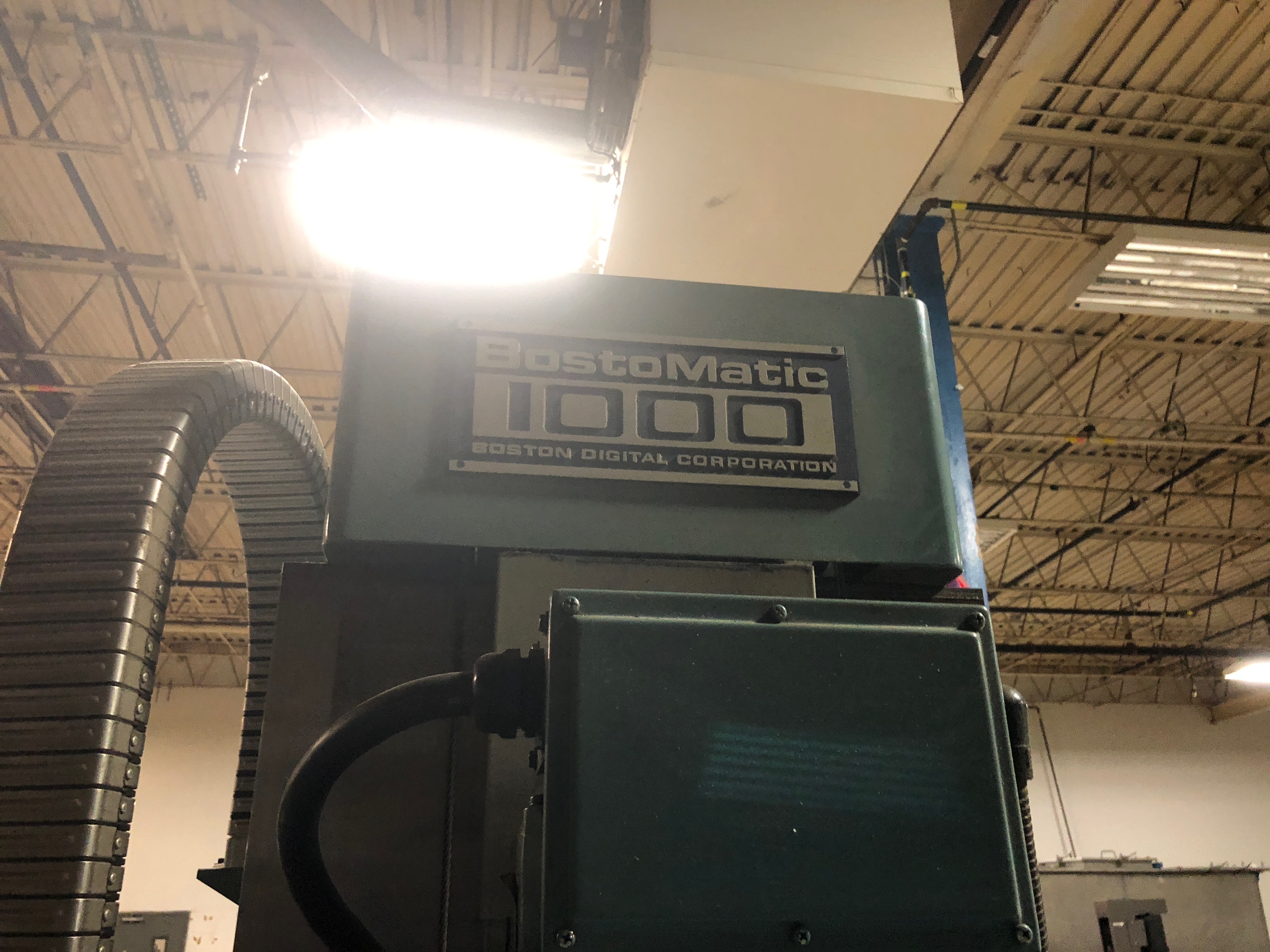 Bostomatic 1000 CNC Milling Machine S/N MB-754 Model 1710-3S, LOADING ...