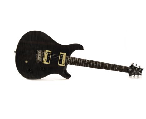 PRS Electric Guitar: Paul Reed Smith SE Custom 22 El, right-hand model serial No. G00638,  solid mahogany body in gloss grey/