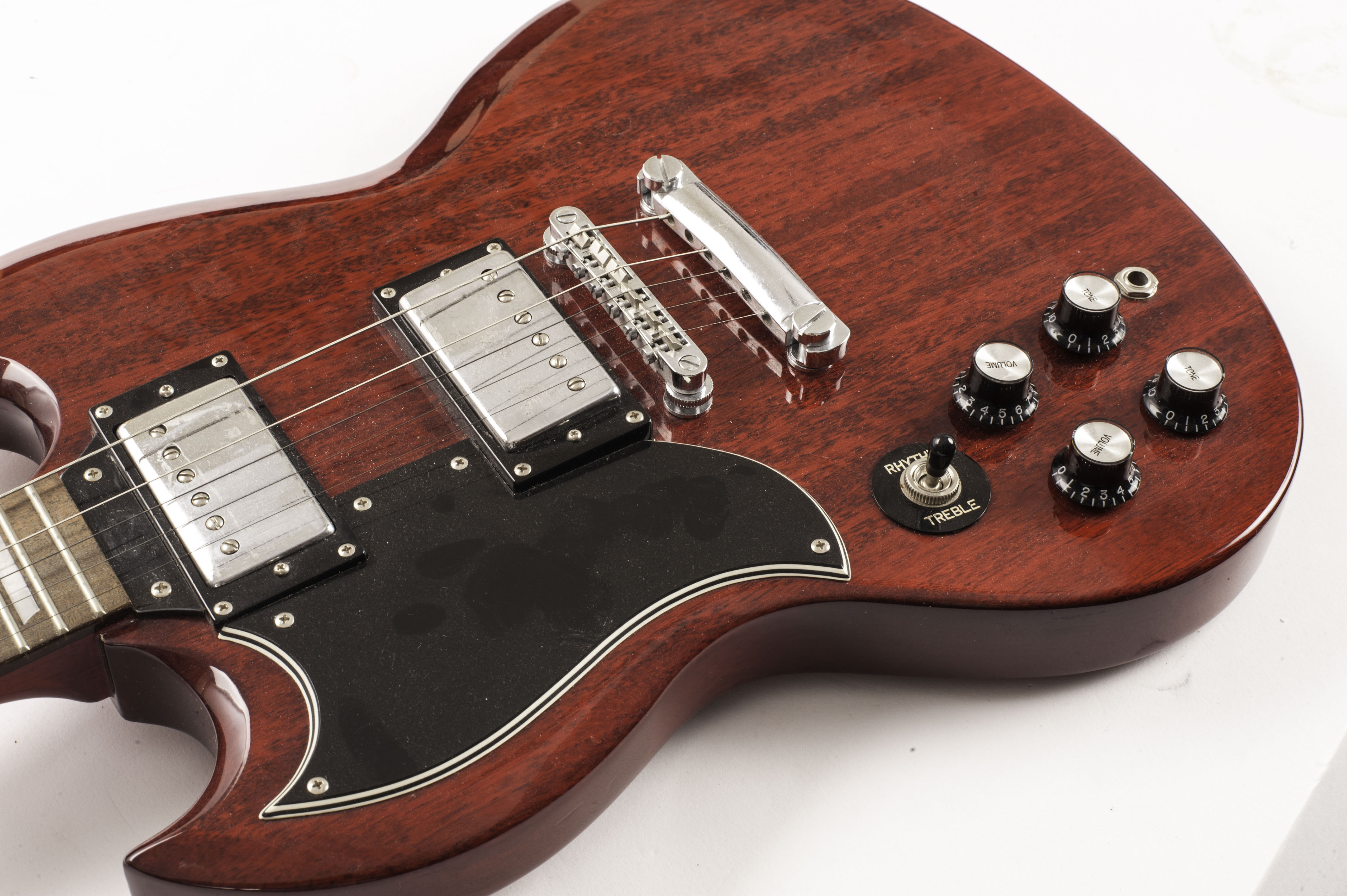 Gibson / Epiphone A left handed SG G400 electric guitar, cherry finish with chrome hardware, ma