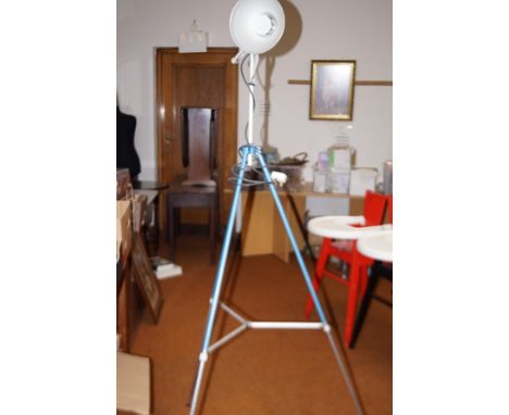 1960's tripod lamp